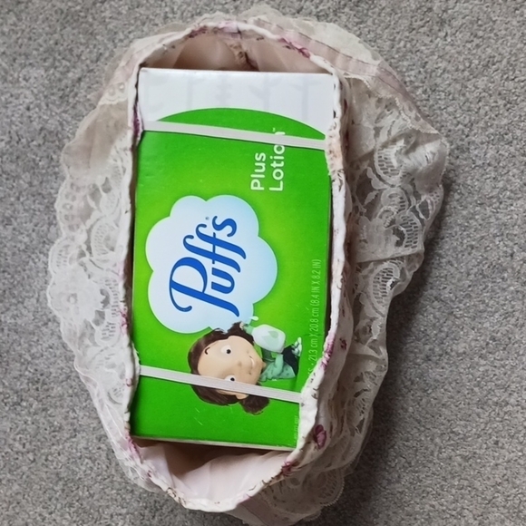 Vintage Ruffled and Floral Tissue Box Cover - Picture 6 of 6